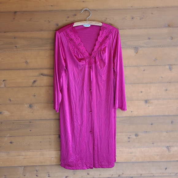 Vintage Other - Vintage Vanity Fair Magenta Lace Lingerie Dressing Sleep Gown Button Robe M